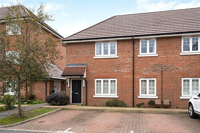 2 Bedroom Maisonette For Sale In Chenneston Close, Sunbury-On-Thames, Surrey, TW16