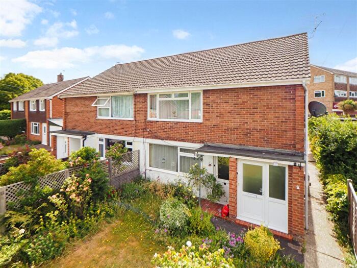 2 Bedroom Maisonette For Sale In Toledo Grove, Andover, SP10