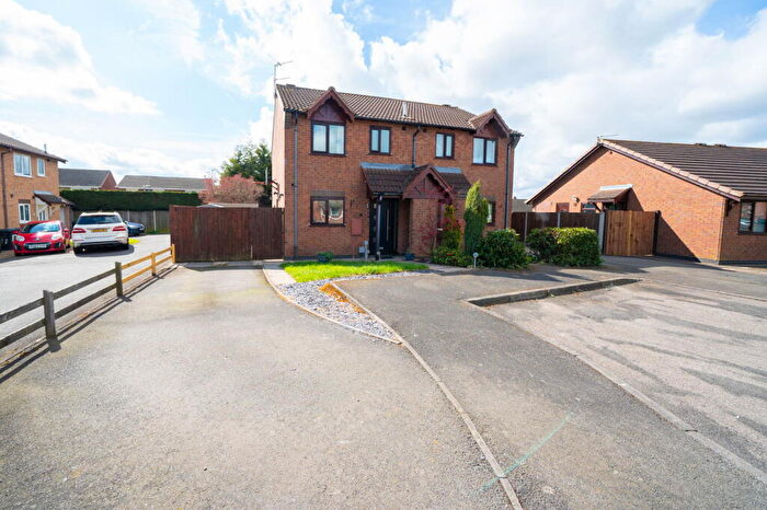 3 Bedroom Semi-Detached House For Sale In Coldstream Close, Hinckley, LE10