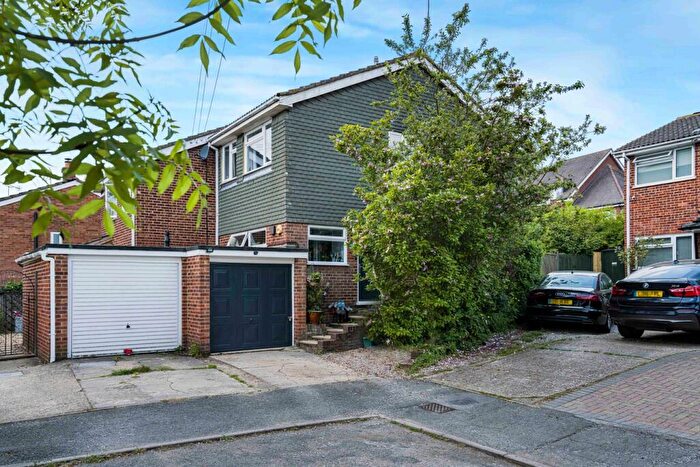 3 Bedroom Semi Detached House For Sale In Mead Close, Marlow, SL7