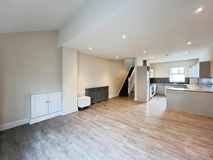 3 Bedroom Terraced House To Rent In Blackhorse Lane, Walthamstow, E17