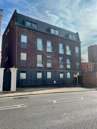 Apartment To Rent In Windsor, Berkshire, SL4