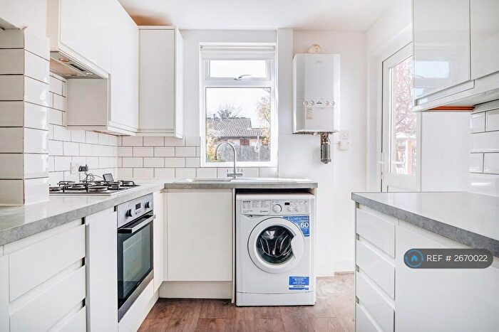 3 Bedroom Terraced House To Rent In Davidson Road, Croydon, CR0