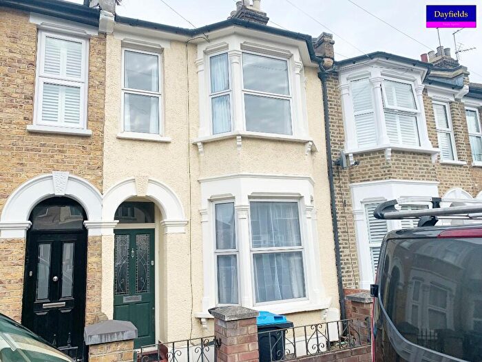 3 Bedroom Terraced House To Rent In Lincoln Road, London, EN1