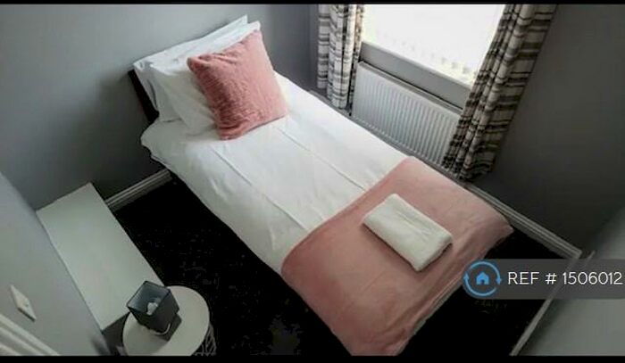 3 Bedroom Flat To Rent In Ridley Gardens, Swalwell, Newcastle Upon Tyne, NE16