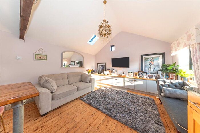 1 Bedroom Terraced House For Sale In Taylors Court, Silver Street, Newport Pagnell, Buckinghamshire, MK16