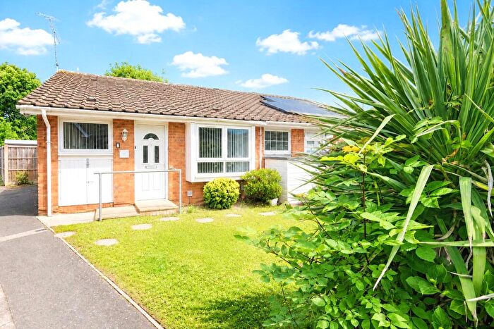 2 Bedroom Bungalow For Sale In Madingley, Bracknell, Berkshire, RG12