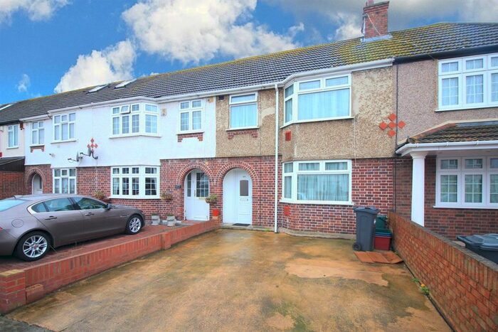 4 Bedroom Terraced House To Rent In Waye Avenue, Cranford TW5