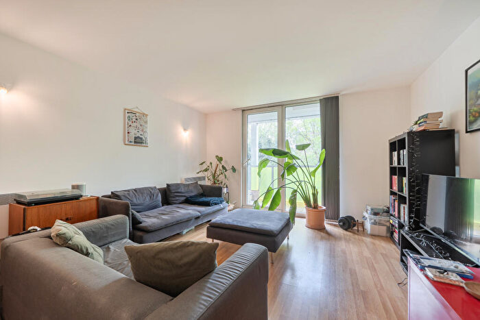 1 Bedroom Flat For Sale In New River Avenue, London, N8