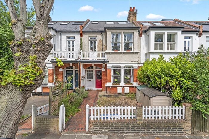 2 Bedroom Flat For Sale In Sidney Road, St Margarets, TW1