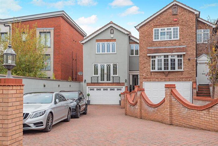 5 Bedroom Detached House For Sale In Ridgewood Drive, Sutton Coldfield, B75