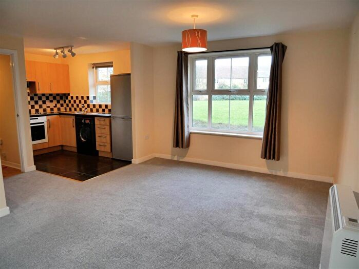 2 Bedroom Flat For Sale In Grouse Road, Calne, SN11