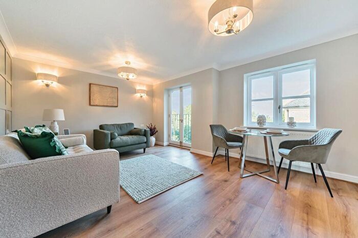 2 Bedroom Retirement Property For Sale In Blake Court, Newsholme Drive, Enfield, N21