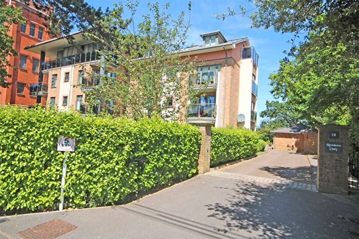 3 Bedroom Flat For Sale In Osborne Road, New Milton, Hampshire, BH25