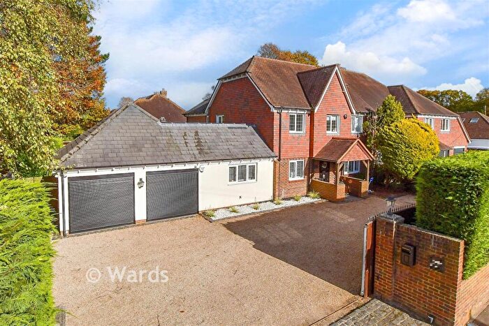5 Bedroom Detached House For Sale In Lenham Road, Kingswood, Maidstone, Kent, ME17