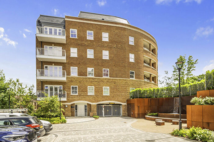 1 Bedroom Apartment To Rent In Hardwick House, RH8