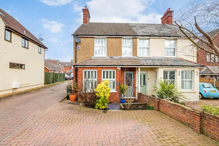 3 Bedroom Semi Detached House For Sale In Kings Road, Flitwick, MK45