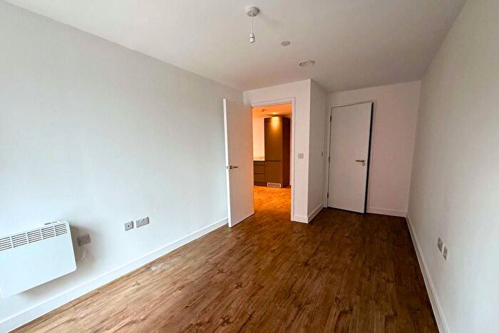 2 Bedroom Flat For Sale In Phoenix, Saxton Lane, Leeds, LS9