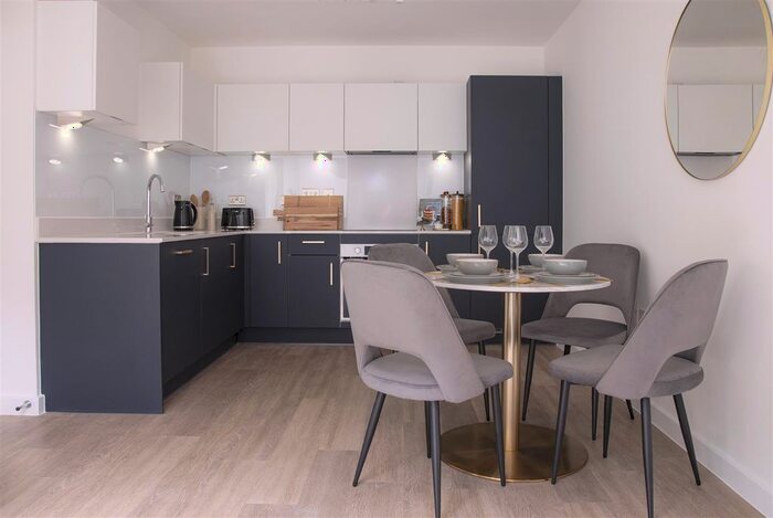 1 Bedroom Flat To Rent In Nightingale Walk, Farnham, GU9