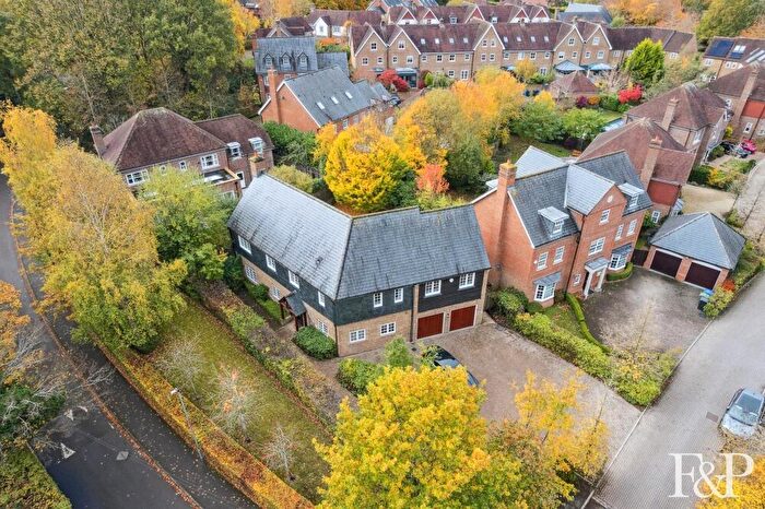 6 Bedroom Detached House For Sale In Highgrove Avenue, Ascot, SL5