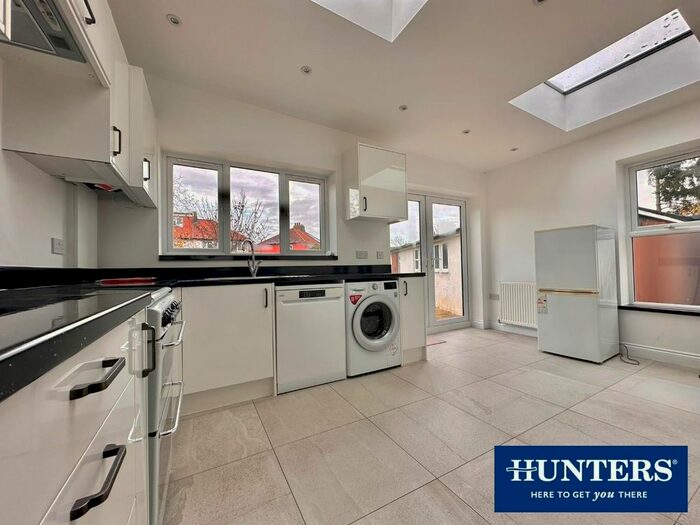3 Bedroom Semi-Detached House To Rent In Beverley Gardens, Worcester Park, KT4