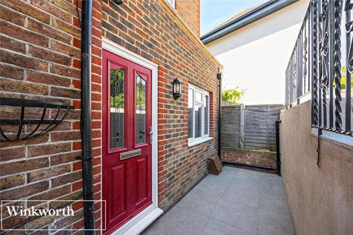 3 Bedroom Semi-Detached House To Rent In The Upper Drive, Hove, East Sussex, BN3