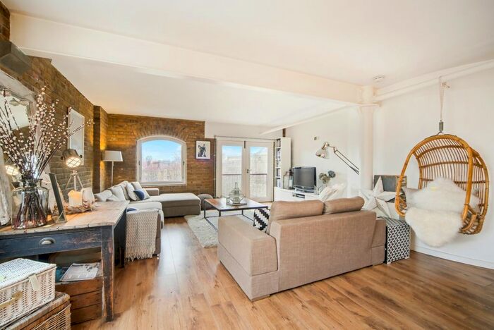 2 Bedroom Flat To Rent In St. Johns Wharf, Wapping High Street, London, E1W