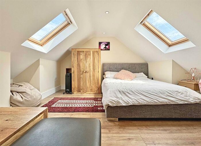 3 Bedroom End Of Terrace House For Sale In Kentish Farm Road, Stisted, Braintree, CM77