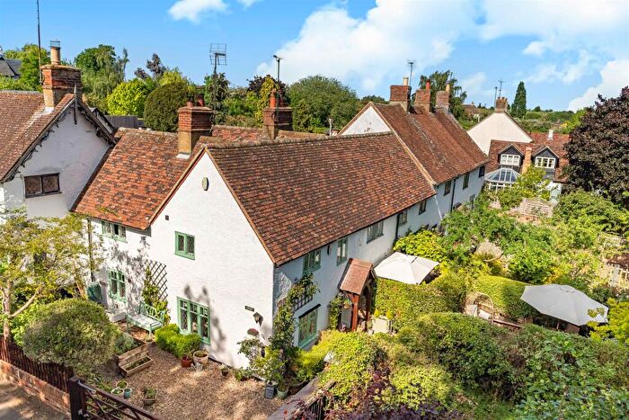 2 Bedroom Cottage For Sale In High Street, Tingrith, MK17