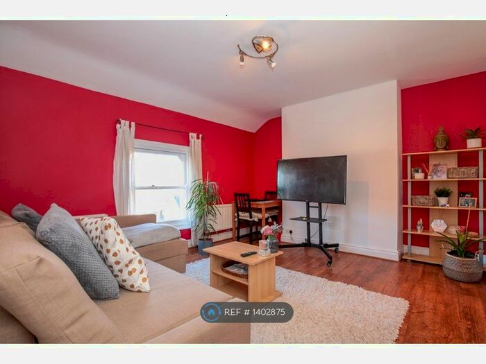 1 Bedroom Flat To Rent In Queens Road, Aldershot, GU11