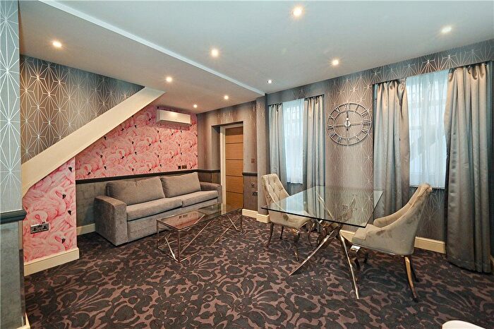 1 Bedroom Flat To Rent In Welbeck Street, Marylebone, W1G