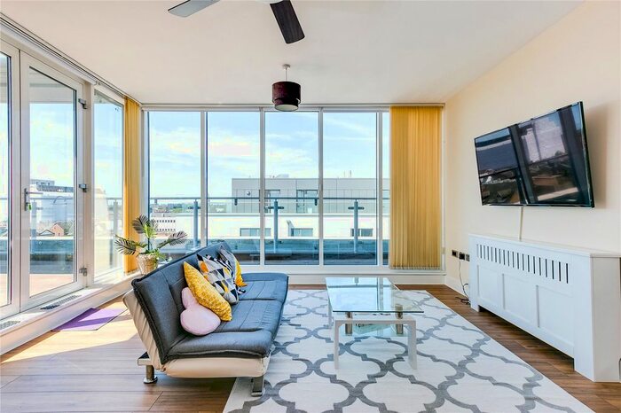 2 Bedroom Flat To Rent In Gooch House, - Glenthorne Road, London, W6