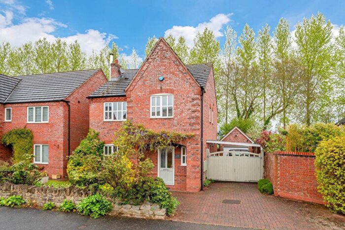 4 Bedroom Detached House For Sale In Hopkins Way, Wellesbourne, CV35
