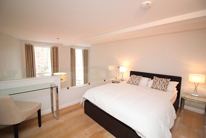 1 Bedroom Flat To Rent In Flat, Mcdonald Road, Edinburgh, EH7