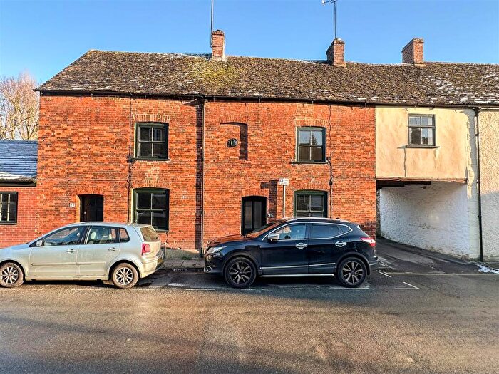 3 Bedroom Terraced House For Sale In St. Johns Bridge, Malmesbury, SN16