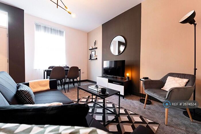 3 Bedroom Terraced House To Rent In Haddon Avenue, Leeds, LS4