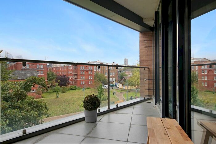 3 Bedroom Flat To Rent In Leathermarket Street, London, SE1