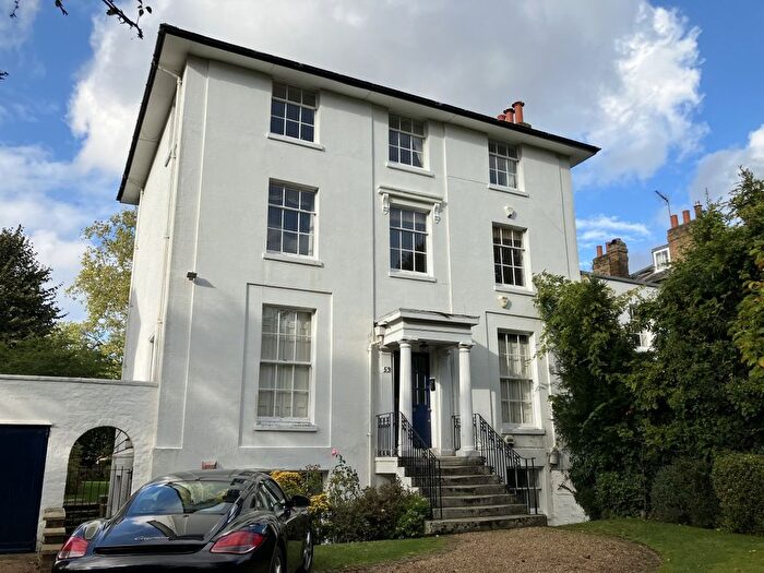 2 Bedroom Flat To Rent In Blackheath Park, London, SE3