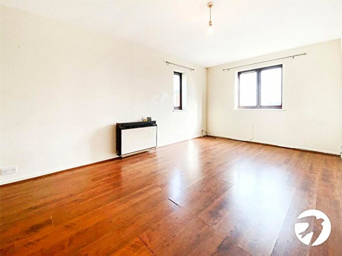 1 Bedroom Flat To Rent In Selkirk Drive, Erith, Kent, DA8