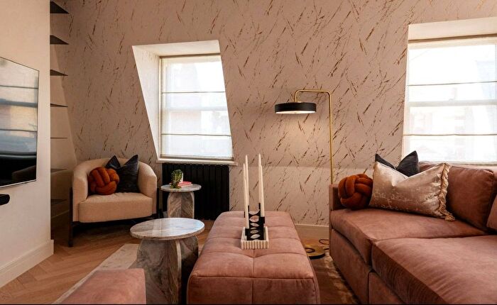 2 Bedroom Flat To Rent In Marylebone Lane, London, W1U