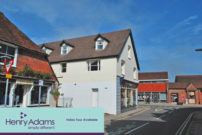 2 Bedroom Flat To Rent In Bax Court, Church Street, Storrington, West Sussex, RH20