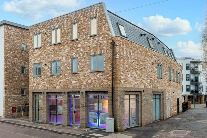 2 Bedroom Flat To Rent In Windmill Lane, Cheshunt, EN8