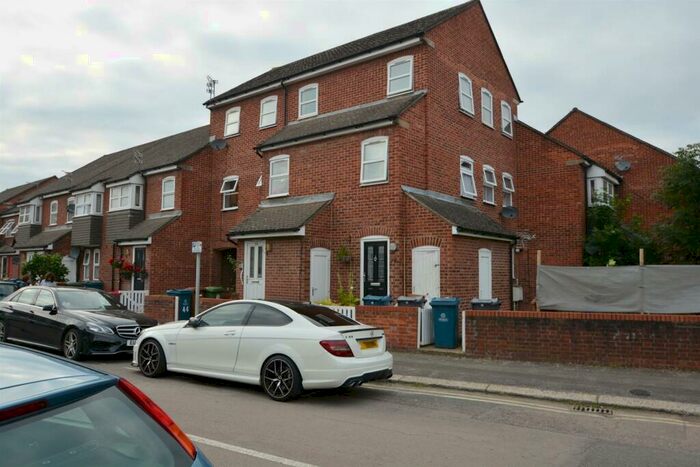 2 Bedroom Maisonette To Rent In Palmerston Road, Wealdstone, HA3