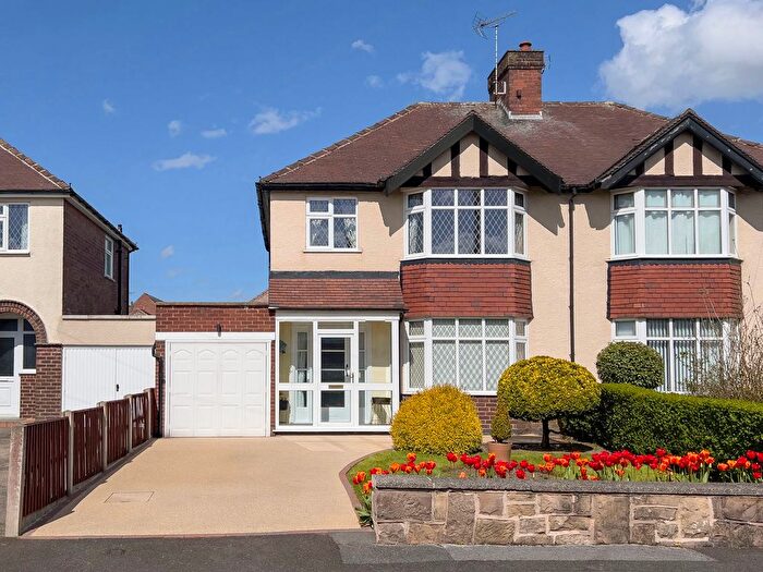 3 Bedroom Semi-Detached House For Sale In Columbia Avenue, Sutton In Ashfield, NG17