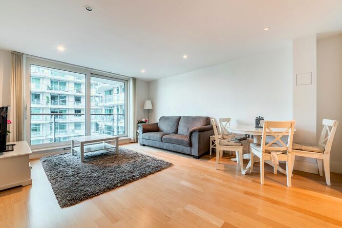 2 Bedroom Flat To Rent In Hamilton House, St. George Wharf, Vauxhall, London, SW8