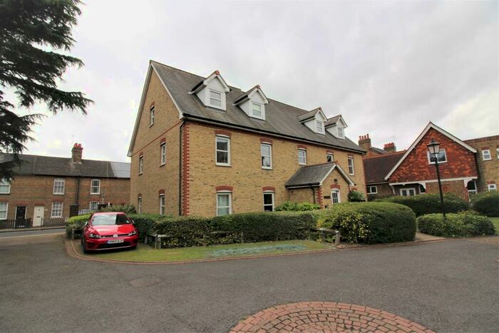 2 Bedroom Apartment To Rent In Cedrus Court, Primrose Hill, Chelmsford, CM1