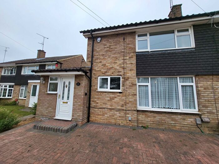 3 Bedroom Semi-Detached House To Rent In Luton, LU4