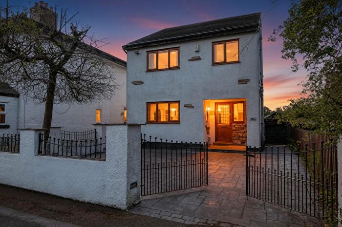 3 Bedroom Detached House For Sale In Apethorn Lane, Gee Cross, Hyde, SK14