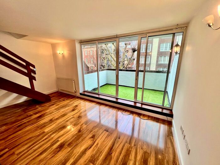 3 Bedroom Flat To Rent In Queensway, London, W2