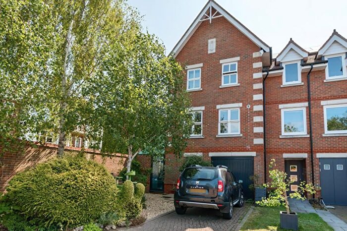 4 Bedroom End Of Terrace House To Rent In Burgess Close, Abingdon, OX14